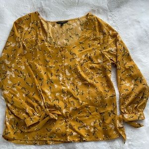 Banana republic deep mustard yellow floral printed satin/silk blouse